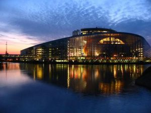 European parliament in Strasbourg by night (Photo: Cédric Puisney/ Flickr)