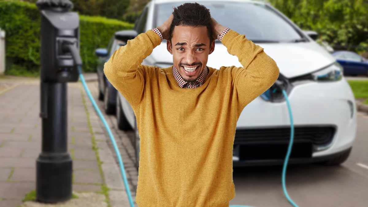 Fin de la voiture électrique : l'espoir renaît pour le moteur thermique grâce à ce nouveau carburant français