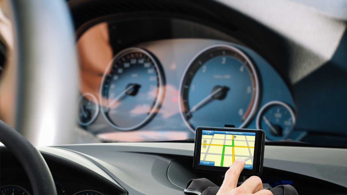 Le compteur de vitesse de votre voiture affiche une autre vitesse que votre GPS, pourquoi cet écart ?