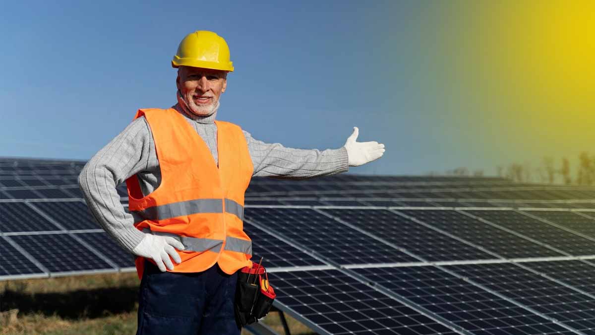 Cette immense installation de panneaux solaires, même à proximité des habitations