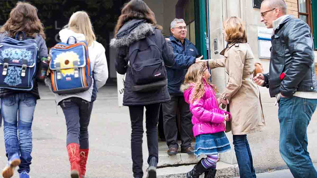 Rentrée scolaire : cette interdiction qui prive les parents dune vieille tradition