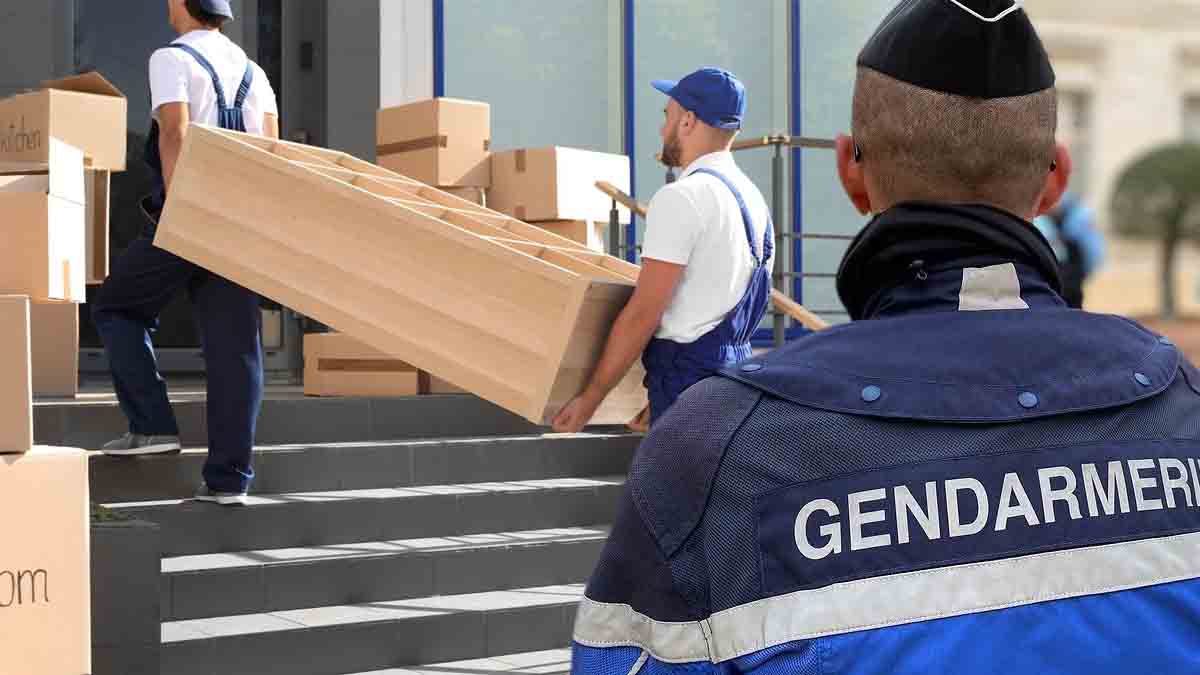 « Ils sont arrivés avec les déménageurs, les gendarmes et tout » : cette femme et ses deux filles à la rue après une expulsion pour troubles du voisinage